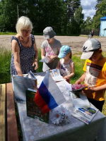10 июня на территории у Горском Дома культуры прошел мастер-класс "Ромашка- триколор" и игровую программу "Игры народов России".